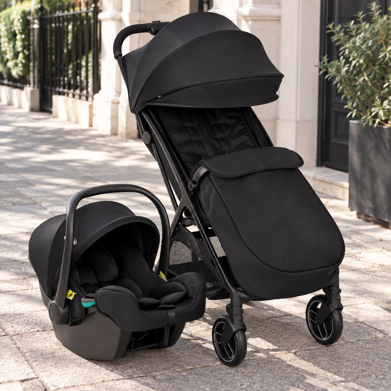 Graco Arris Pushchair Bundle – Night Sky/Blue | Birth to 4 Years | Baby Travel System | i-Size Car Seat | Compact Fold